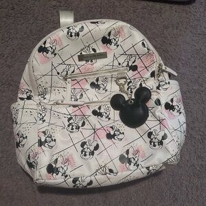 Petunia pickle bottom